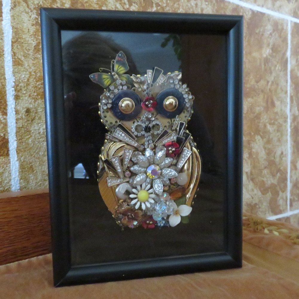 NWT Handmade Jewelry Art Collage Owl in Shadowbox